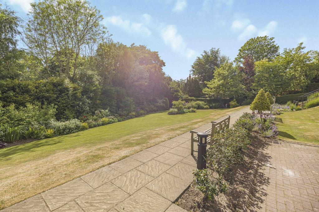 3 bedroom apartment for sale in South Downs Road, Bowdon, WA14